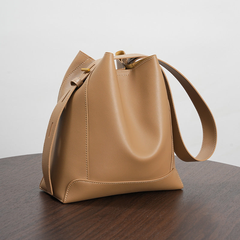 Étoile de Paris™ | Sac seau à bandoulière en cuir pour femme